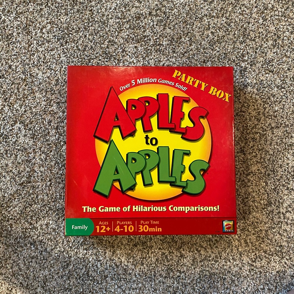 Apples to Apples Party Box Family Editon